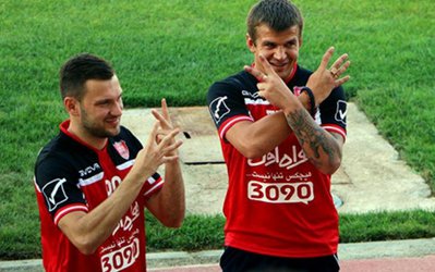 داستان غم‌انگیز خارجی‌های فوتبال ایران / مهاجمان گل نمی‌زنند، گلرها دروازه خودی را باز می‌کنند! 