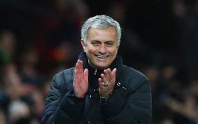 سوال روز | مورینیو در سال 2017 دوباره دوران فرگی را احیا می کند؟