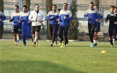 ناراحتی بازیکنان از اظهارات حسنی‌خو و پایان اعتصاب کرار