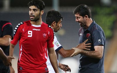 حاشيه روز | درگیری بازیکن پیکان با کریم باقری هماهنگ شده بود؟