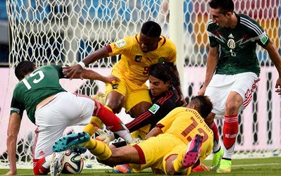 ۶ نکته از بازی مکزیک - کامرون / درخشش دوس‌سانتوس در شب فوق‌العاده مکزیک