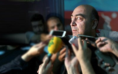 مدیرعامل متهم پرسپولیس اسپانسر استقلال/ حضور سیاسی در نشست آبی‌ها