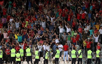 لیگ برتر | حاشیه پرسپولیس - استقلالخوزستان / پرسپولیس گل خورد دایی تشویق شد؛ گل زد، کریمی!