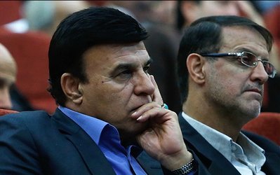 پرویز مظلومی: نباید فرهاد مجیدی را بسوزانیم/ وقتی صدرنشین بودم علیه من پلاکارد زدند