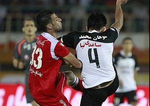 برخورد دو بازیکن|صبا 0-2 پرسپولیس / لیگ برتر