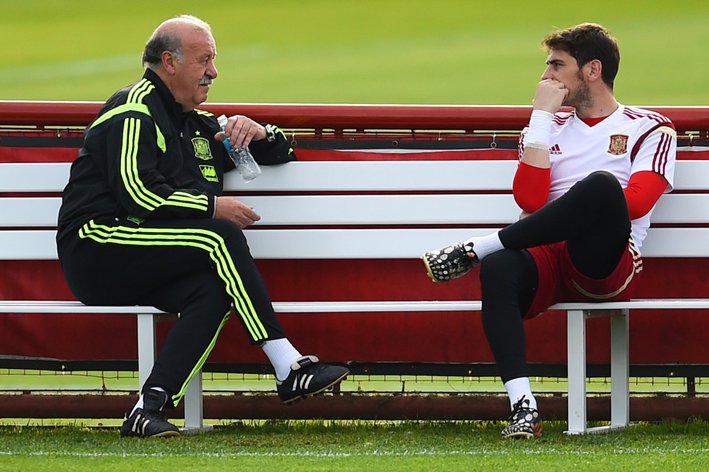 Iker Casillas - Vicente del Bosque.jpg