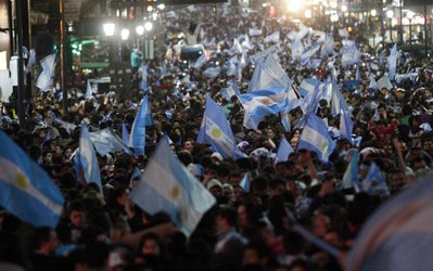 هجوم آرژانتینیها به ریو / صدهزار هوادار آلبیسلسته آماده برپایی جشن قهرمانی